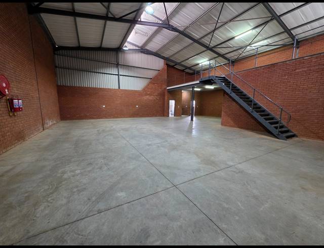 352M² WAREHOUSE TO LET IN ORMONDE